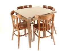 Café table avec 4 chaisse Thonet